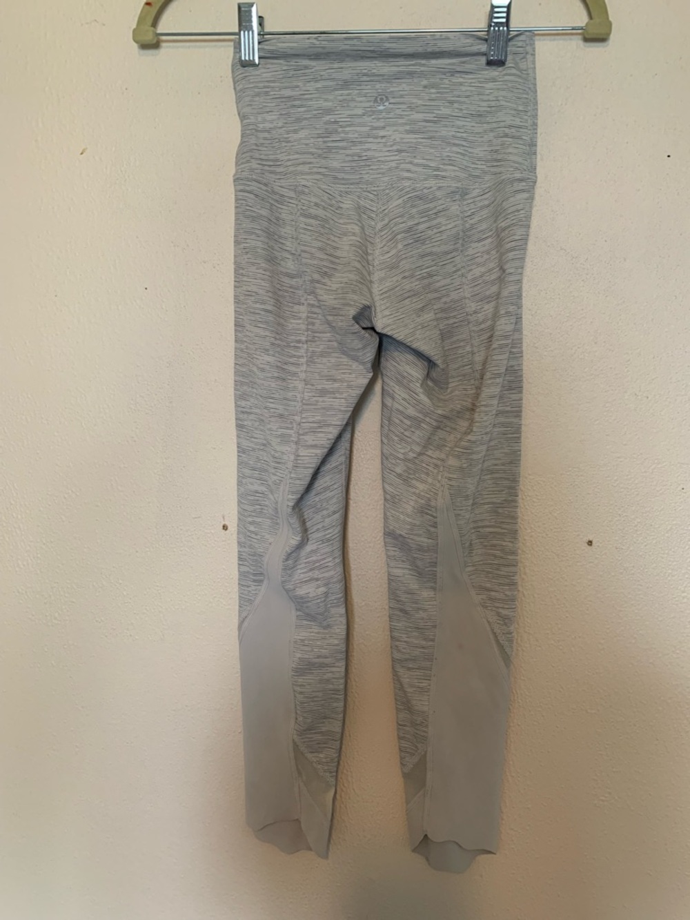 Women’s Light Gray Athletic Leggings - Lululemon Style
